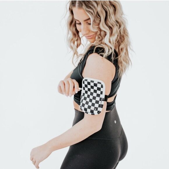 Pretty Simple OnThe Move Pouch - Picture 2 of 5